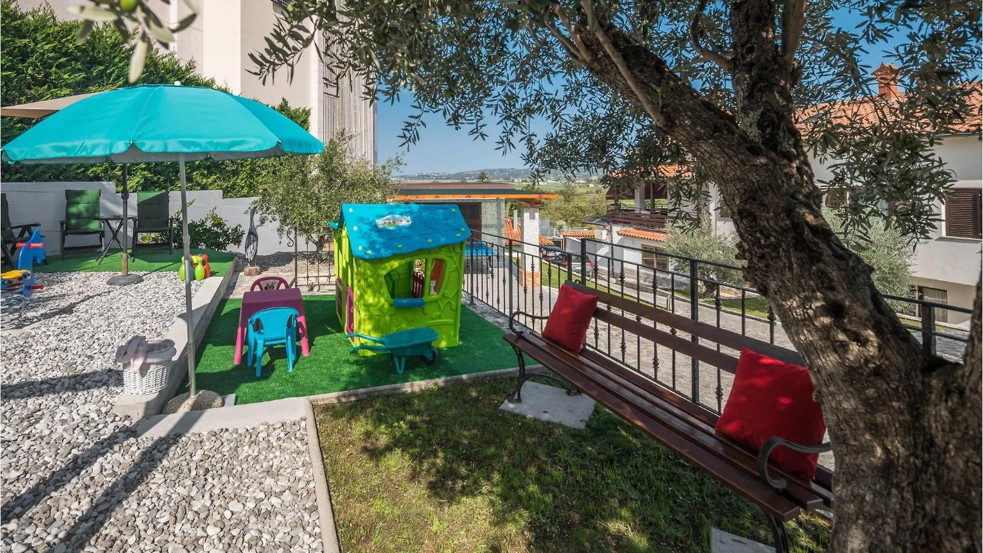 بيت للعطل Awesome Home In Plovanija With Wifi