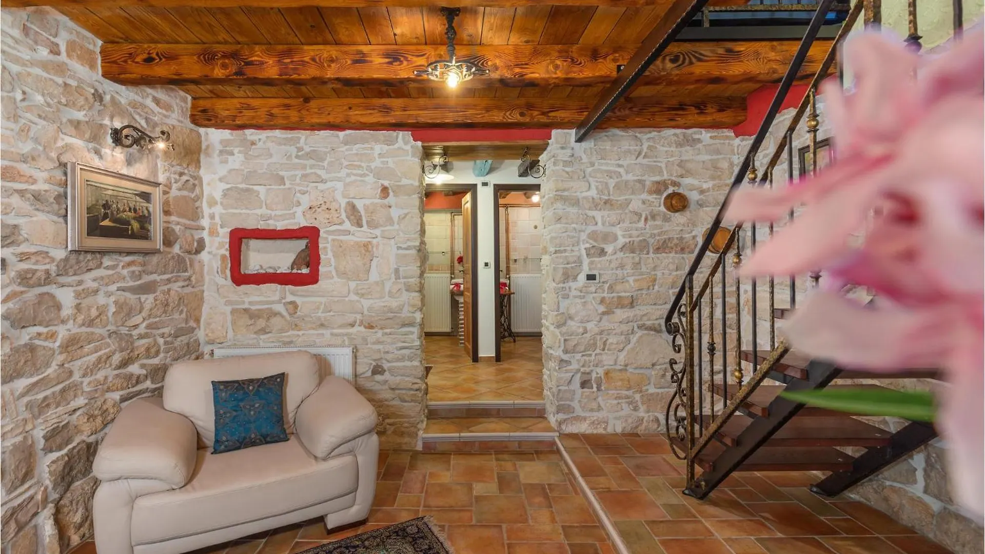 بيت للعطل Awesome Home In Plovanija With Wifi