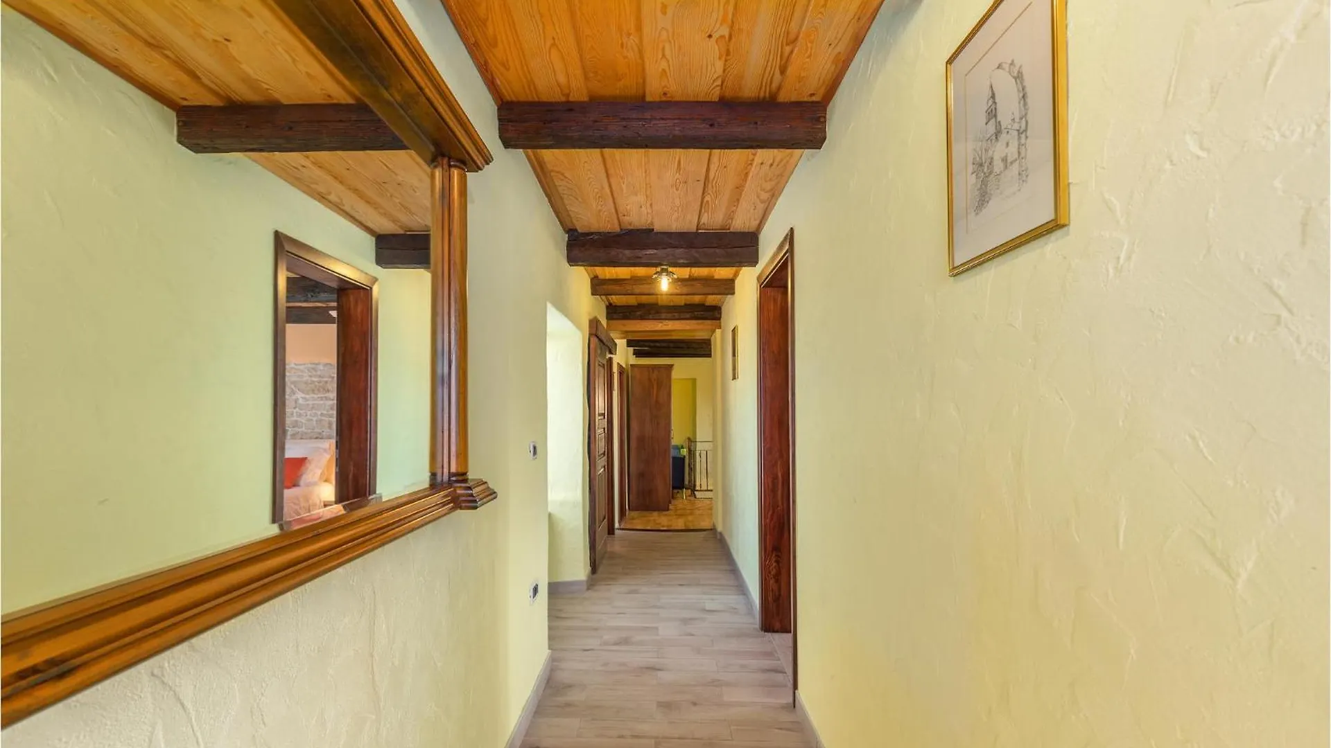 Awesome Home In Plovanija With Wifi 0*,